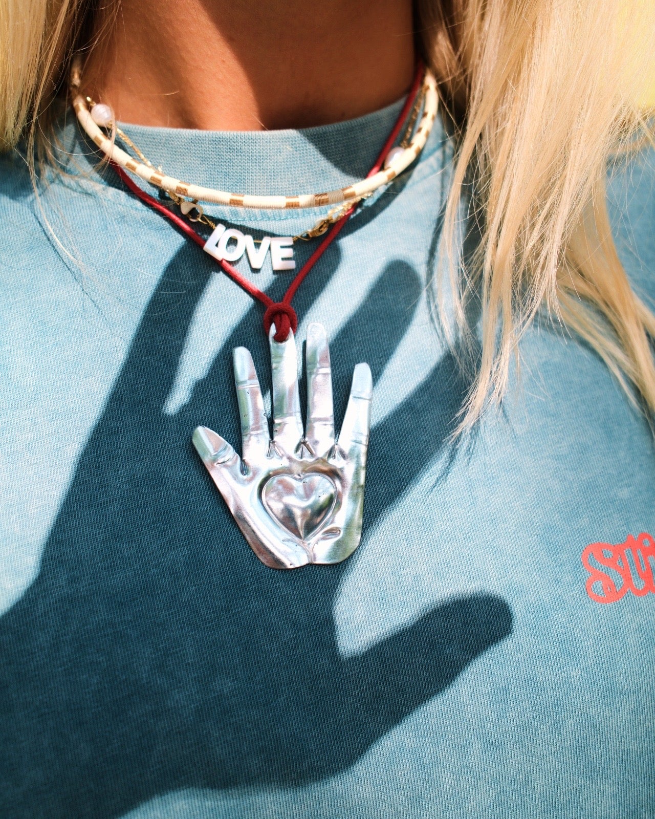 THE FIVE HAND