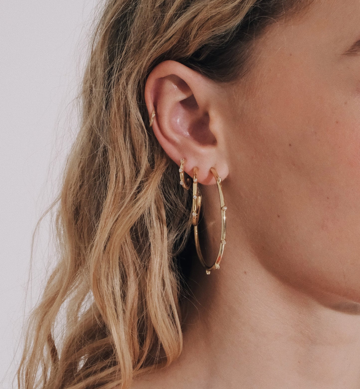 Anna + Nina Large Lumière Hoop Earrings
