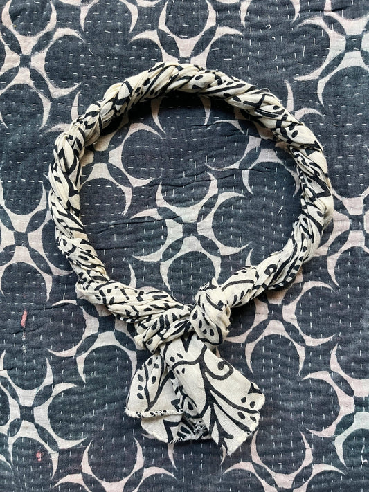 GOA SCARF - WHITE LIES