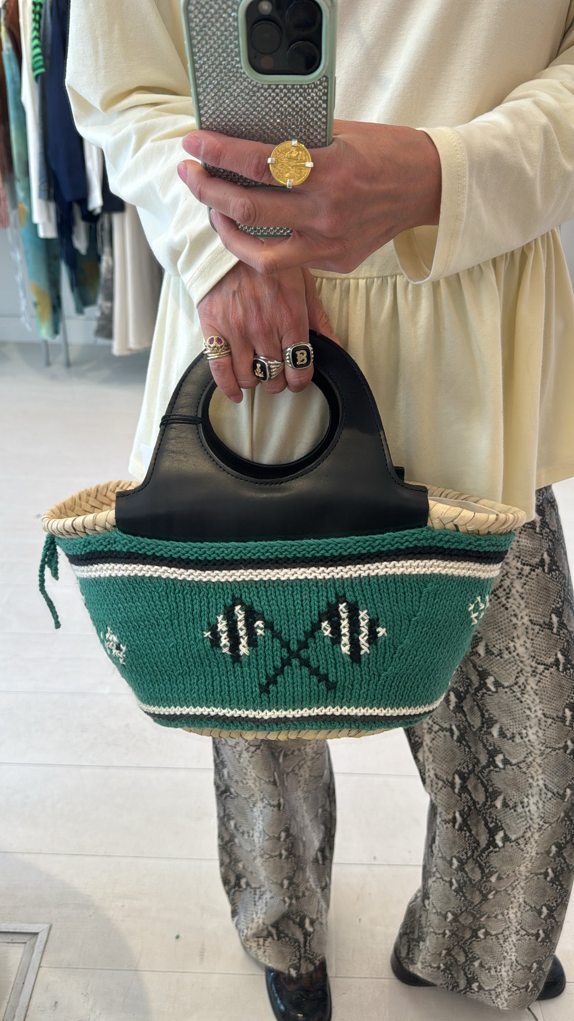 Caxinas - mini embroidered basket white / green / pink