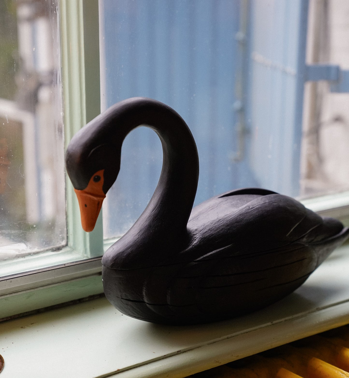 BLACK SWAN TRINKET BOX