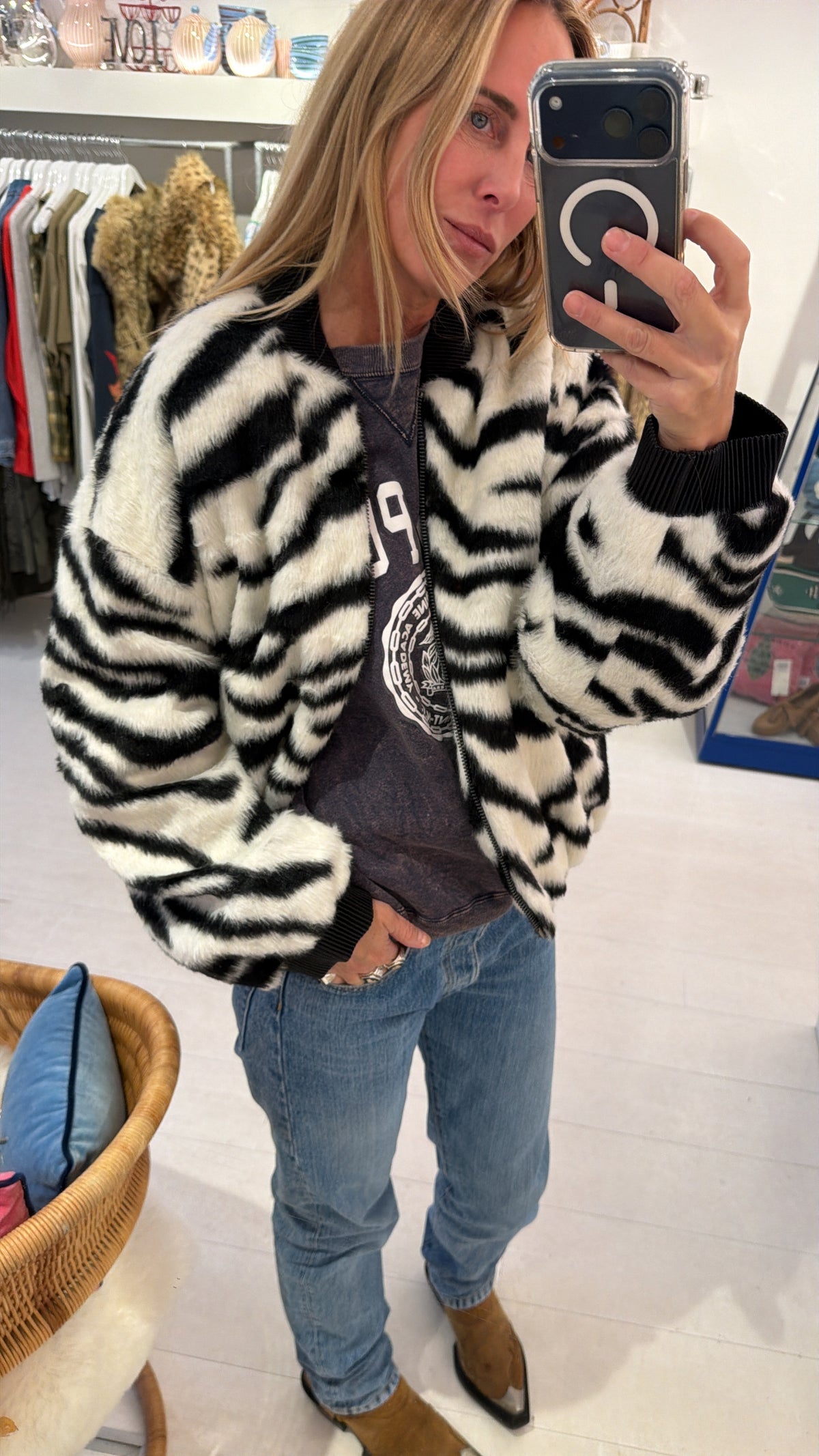 ZEBRA BOMBER