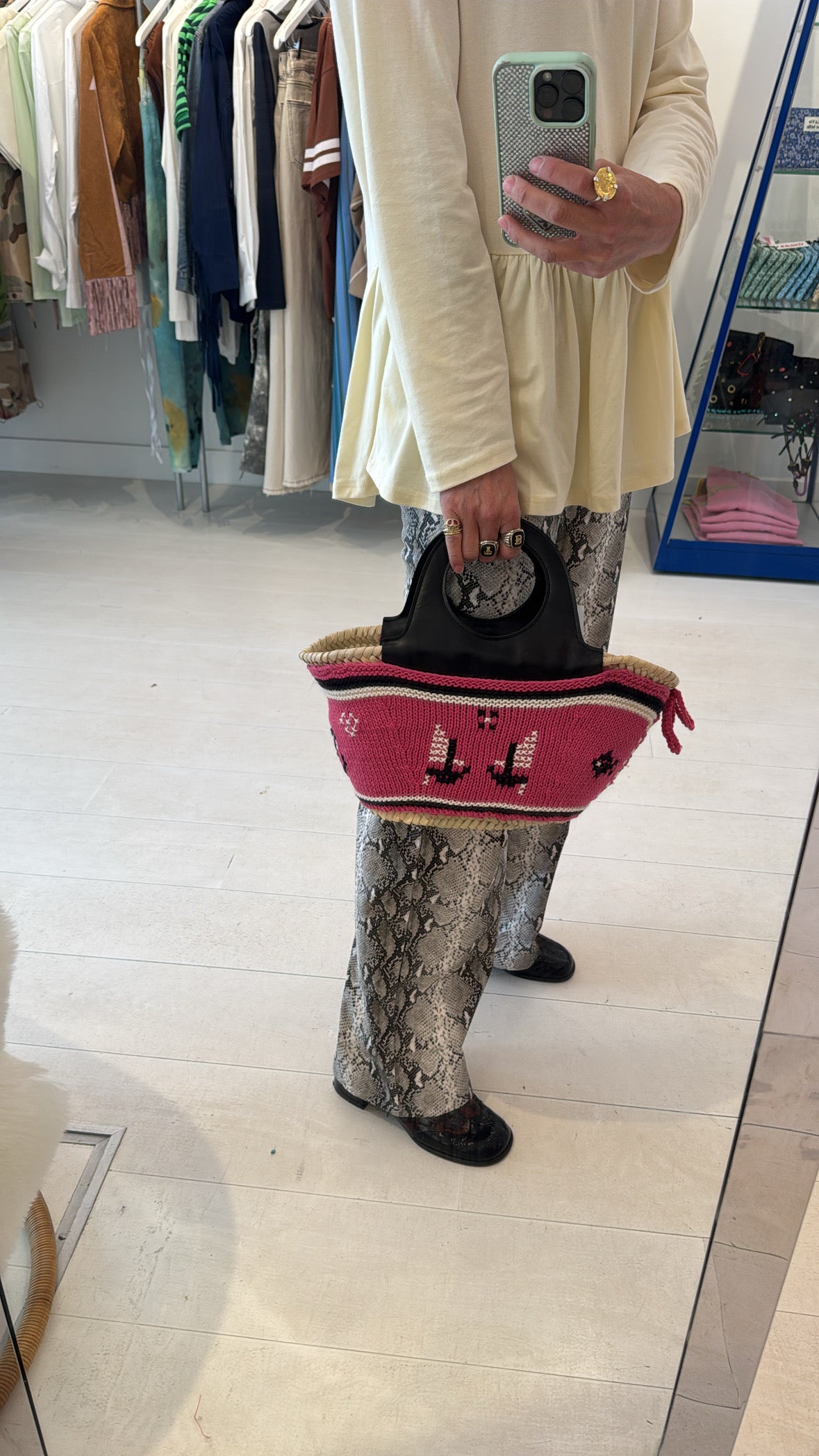 Caxinas - mini embroidered basket white / green / pink